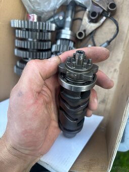 Prevodovka na dily na Suzuki Gsxr 1000 05-06 - 11