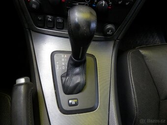 Volvo V70 2.4D5 Automat, Polokůže, Xenon - 11
