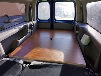 Vestavba VW Caddy Maxi - 11