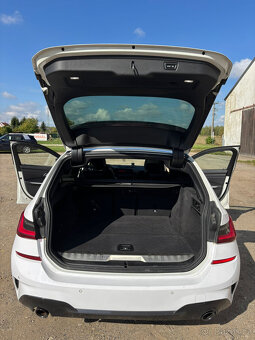 BMW 330E XDRIVE KOMBI - 11