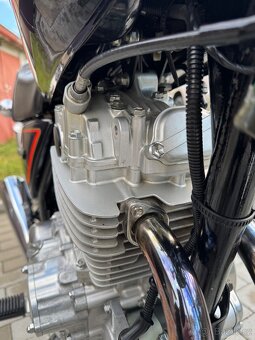 Suzuki GN 250 / 1995 / 7.837 km / - 11