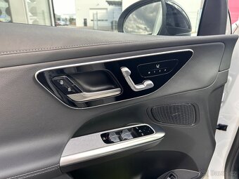 Prodám Mercedes-Benz GLC 220d 4MATIC AMG NIGHT - 11