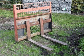 Bobcat 743 SMYKOVÝ NAKLADAČ - 11