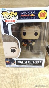 Max Verstappen s helmou - funko pop + podpis karta - 11