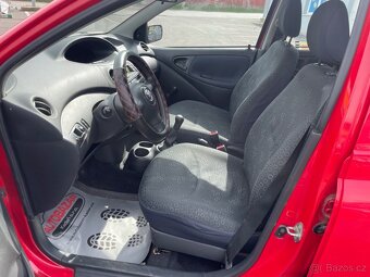 Toyota Yaris, 1,0 48kW, SERVISKA - 11