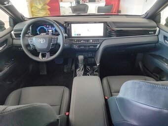 Toyota Camry Hybrid 2025 - 11