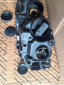 Pravé světlo Vw Polo 2G1941006 - 11