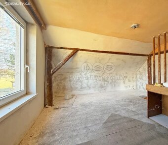 Rodinný dům k rekonstrukci - 11