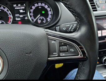 ROLOVACI KOLECKA NA MULTIFUNKCNI VOLANT - 11