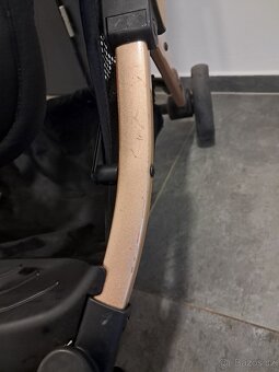 Kočárek MoMi Estelle černý - 11