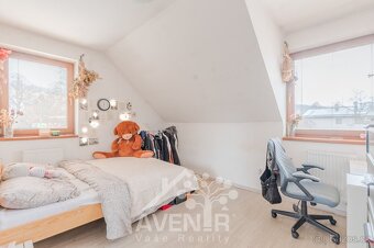 Prodej rodinného domu 415 m2, pozemek 1105 m2 - Valašská Pol - 11