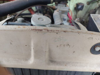 Moskvič 407, rok 1962, 1360ccm, 33 KW, 52000km, pojízdné - 11