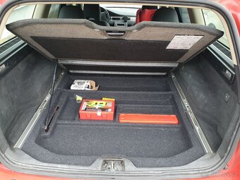 Volvo V70 2.0D 100kW 2009, manuál - 11