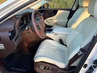 Lexus LS500h SUPERIOR - 11