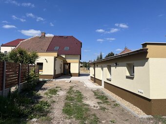 Prodej RD po kompletní reko. dvě bytové jednotky zahrada 710 - 11