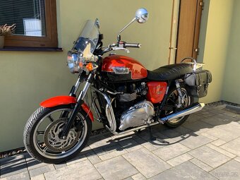 Triumph Bonneville SE - 11