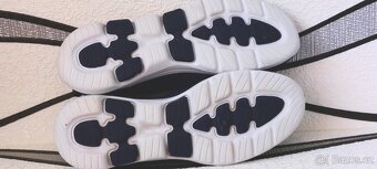 PÁNSKÉ NAZOUVACÍ  PRODYŠNÉ TENISKY - SKECHERS - vel. 44 - 11
