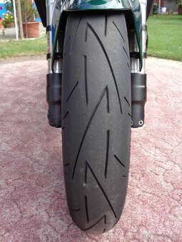Triumph Speed Triple 955i - 11