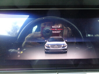 MERCEDES BENZ E 220 D  4MATIC AMG PACKET - 11