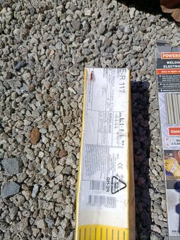 svařovací set – Extol Premium 85A + elektrody + kukla - 11