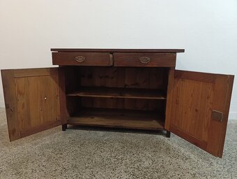 Starožitná komoda, nábytek z masívu, Nábytek s příběhem - 11