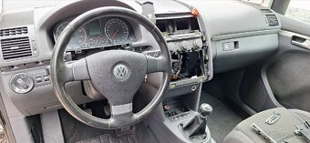Vw Touran 2009 na dily. 1.6 benzin. - 11