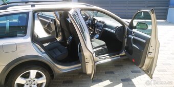 Škoda Octavia Kombi SCOUT 1,8 TSI - 118kw. 4X4. .KRÁSNÝ STAV - 11