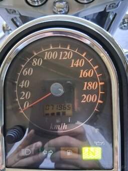 SUZUKI VL 1500 Intruder - 11