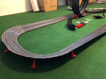 Autodráha Carrera GO Stavba 11 metrů - 11