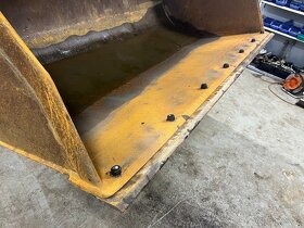 Komatsu WA 70 Kloubovy nakladac - 11
