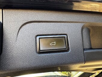 Volkswagen Touran 2.0 TDI 110kw, Nehavarováno, 2x Kola - 11