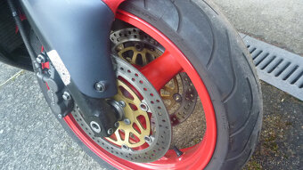 Kawasaki ZX9R - 11