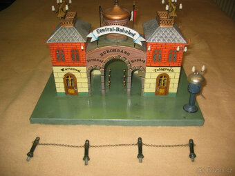 Stanice Märklin s cibulovou kopulí č. 2004, starověká cca. 1 - 11