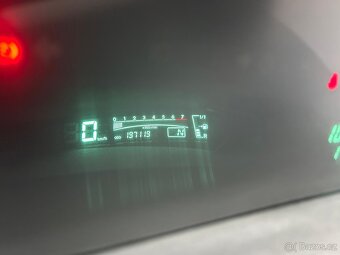 Toyota Yaris 1,3 VVT-i  64 KW r.v. 2007  automat - 11