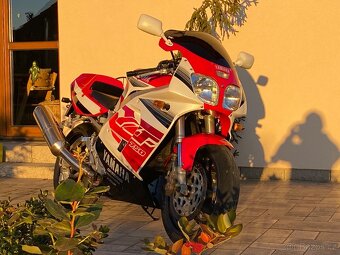 Yamaha YZF 750 R top stav - 11