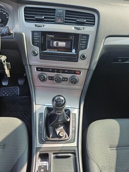 VW Golf 7 1.2 TSi 77 kw 1. majitel - 11