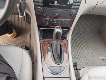 Mercedes-Benz Třídy E 220 CDI T - 11