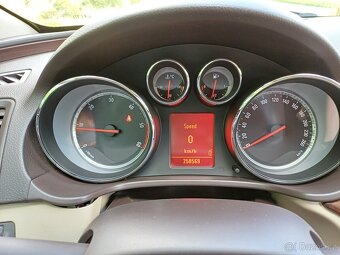 Opel Insignia 2.0 CDTI - 11