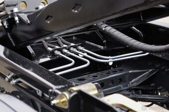 NOVÝ HÁKOVÝ NOSIČ KONTEJNERŮ HYDRAULICKÁ RUKA MERCEDES 1529 - 11