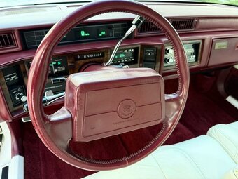 Na prodej: Cadillac DeVille Presidential (1991) - 11