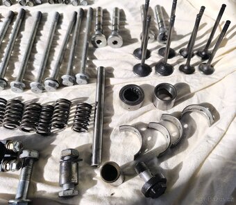 Kawasaki GPZ 500 - 11