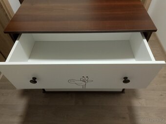 Postýlka a komoda - 11