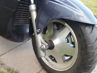 Suzuki Burgman 250 - 11