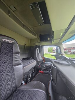 Volvo FH 500 25 Years Edition - 11