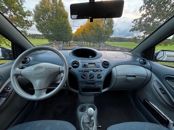 Toyota Yaris - 11