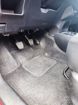 Toyota Yaris, 1,3 V-VTi Manuál - 11