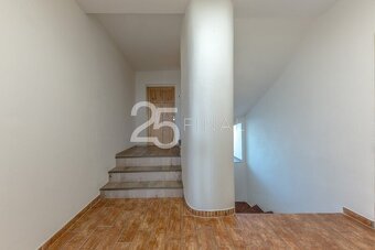 Prodej multifunkčního rodinného domu v obci Kosmonosy - 11