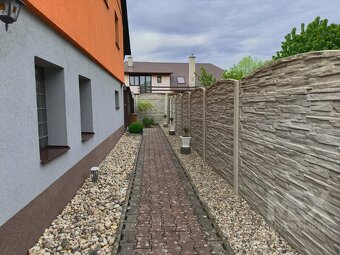 Prodej krásného rodinného domu v obci Roveň - 11
