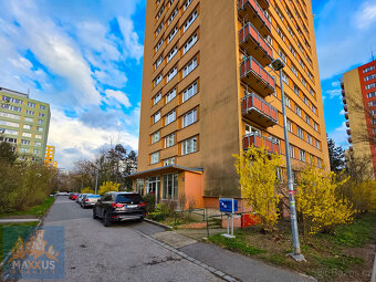 Pronájem útulného bytu 1+kk (24,2 m2) s patrem na spaní v Pr - 11