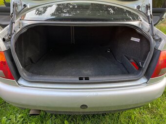 Audi A4 sedan 1995 - 11